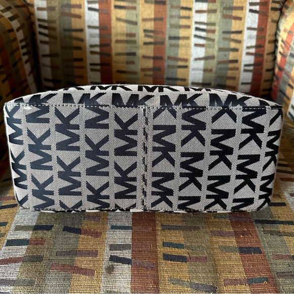 MICHAEL KORS Y2K Signature Mini Shoulder bag with Wallet - Picture 8 of 16